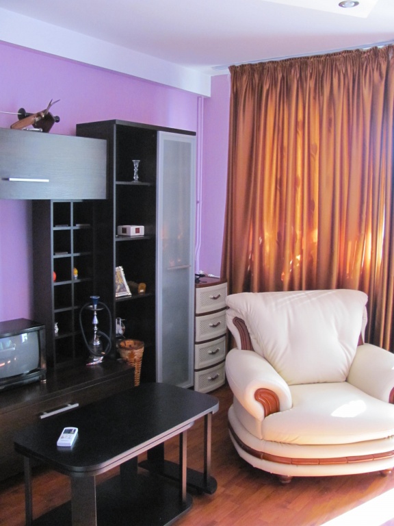 vanzare apartament 2 camere, Drumul Taberei 35, Lasermed, cf 1, etaj 10/10, renovat recent,      pret 60.000 EUR