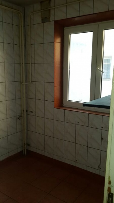 vanzare apartament 3 camere, Bucla, cf 1, decomandat, etaj 10/10,      pret 47.000 EUR