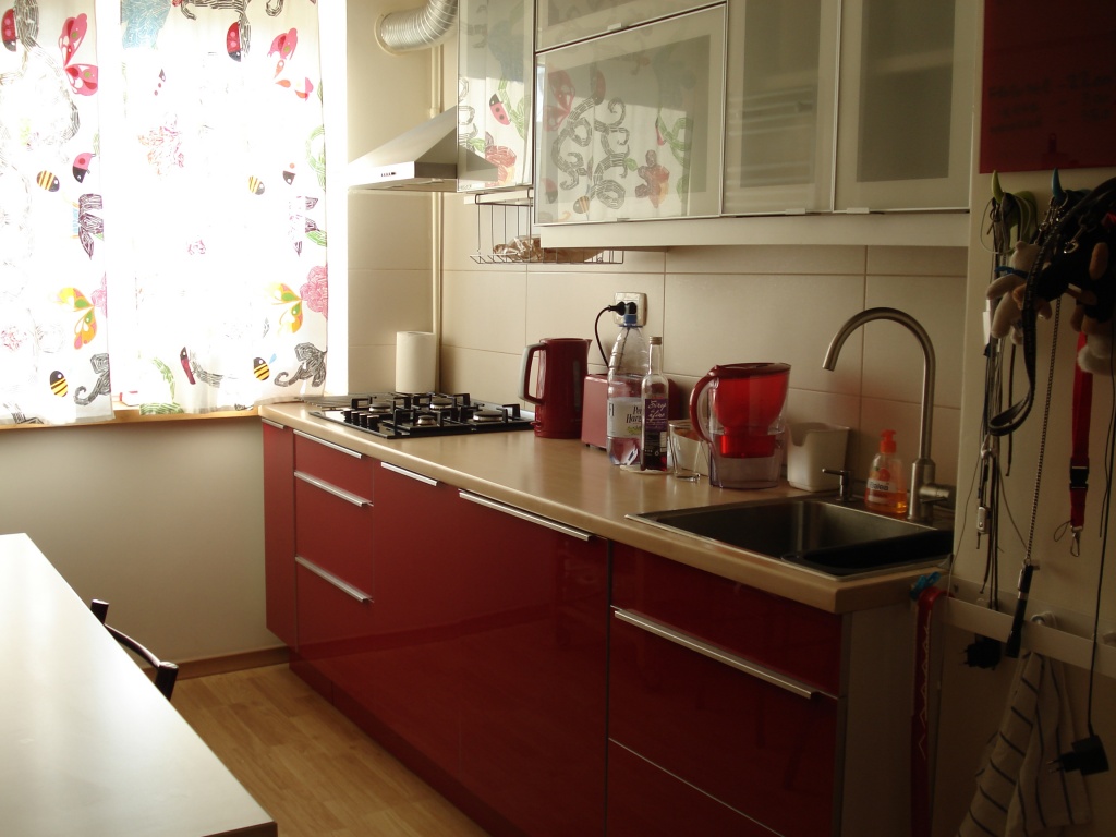 vanzare apartament 3 camere, Favorit, cf 1, etaj 8/9, renovat, 2 gr.sanitare,       pret 66.000 EUR