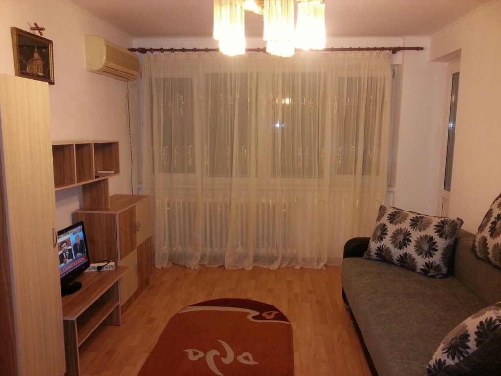 vanzare apartament 2 camere, Favorit, cf 1, etaj 9/9, cu imbunatatiri,       pret 58.000 EUR