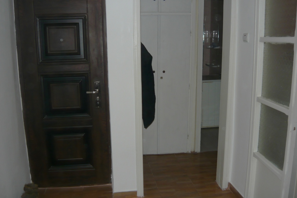 vanzare apartament 3 camere, 1 Mai, cf 1, etaj 7/8, renovat, 2 gr.sanitare, bloc 1981,       pret 75.000 EUR