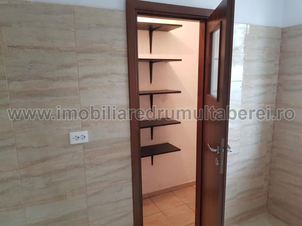 vanzare apartament 3 camere, Valea Ialomitei, cf 1, decomandat, parter inalt/4, boxa,       pret 85.000 EUR