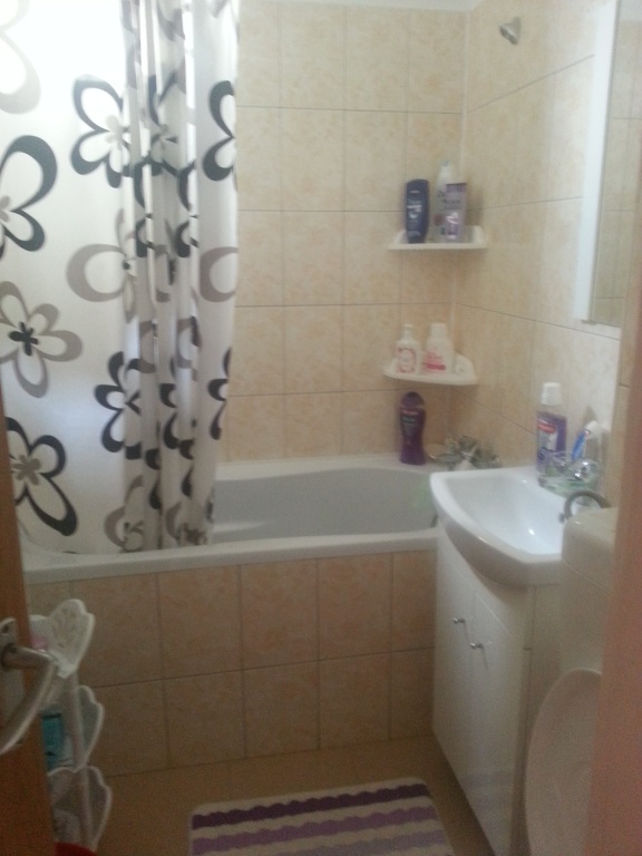 vanzare apartament 2 camere, Favorit, cf 1, etaj 9/10, cu imbunatatiri,       pret 48.000 EUR