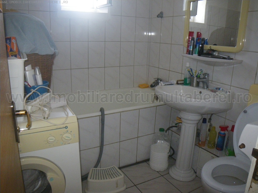 vanzare apartament 2 camere, Ghencea, cf 1, etaj 9/10, bloc 1983,        pret 48.000 EUR
