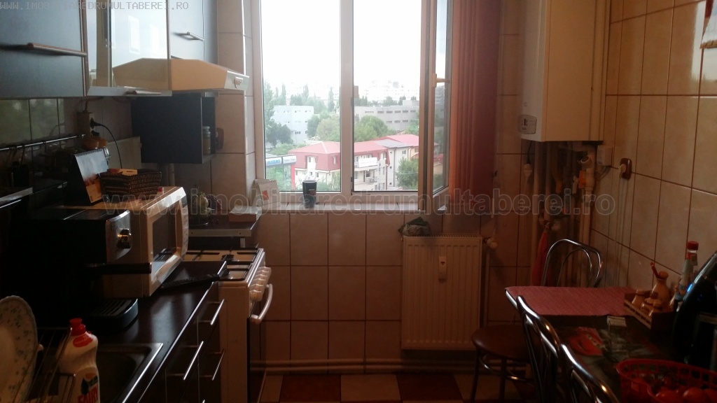 vanzare apartament 3 camere, Timisoara, cf 1, etaj 6/9, renovat, centrala proprie,     pret 61.000 EUR