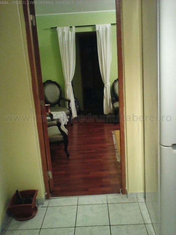 vanzare apartament 3 camere, Compozitorilor, Ghencea, cf 1, etaj 8/8, cu imbunatatiri, 2 gr.sanitare,         pret 57.000 EUR