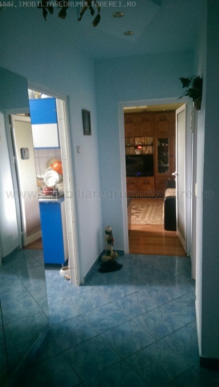 vanzare apartament 2 camere, AFI Cotroceni, cf 1, decomandat, etaj 10/10, cu imbunatatiri,     pret 55.000 EUR