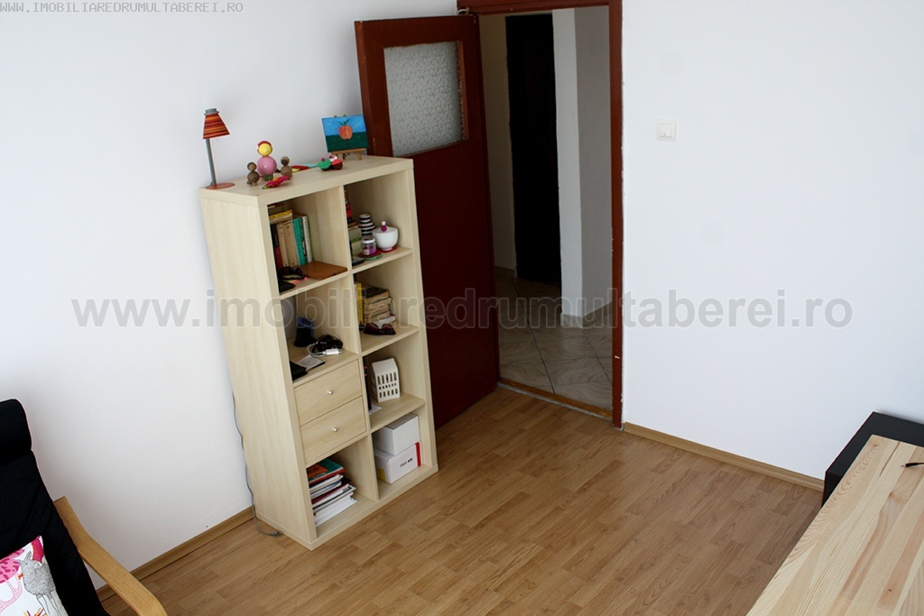 vanzare apartament 2 camere, Timisoara, Frigocom, cf 1, decomandat, etaj 4/4, cu imbunatatiri,        pret 50.000 EUR