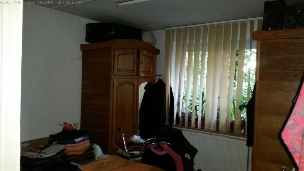 vanzare apartament 3 camere, 1 Mai, cf 1, decomandat, parter/10, bloc 1981,          pret 63.000 EUR