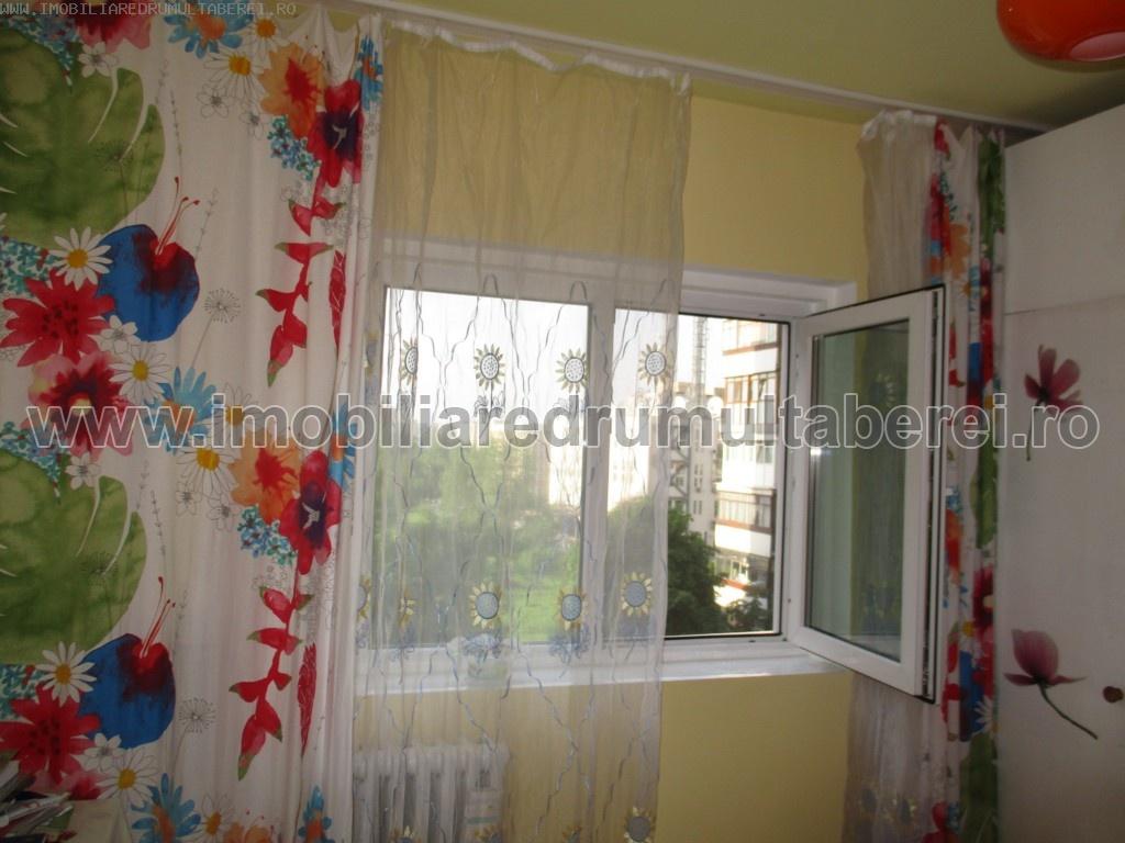 vanzare apartament 3 camere, Billa, Romtelecom, cf 1, decomandat, etaj 5/10, renovat, bloc 1979,      pret 75.000 EUR