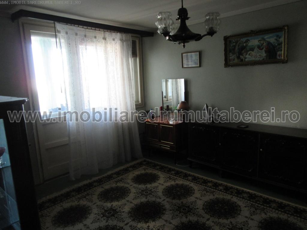 vanzare apartament 2 camere, Parc Moghioros, cf 1, etaj 9/10, circular, liber,      pret 48.000 EUR