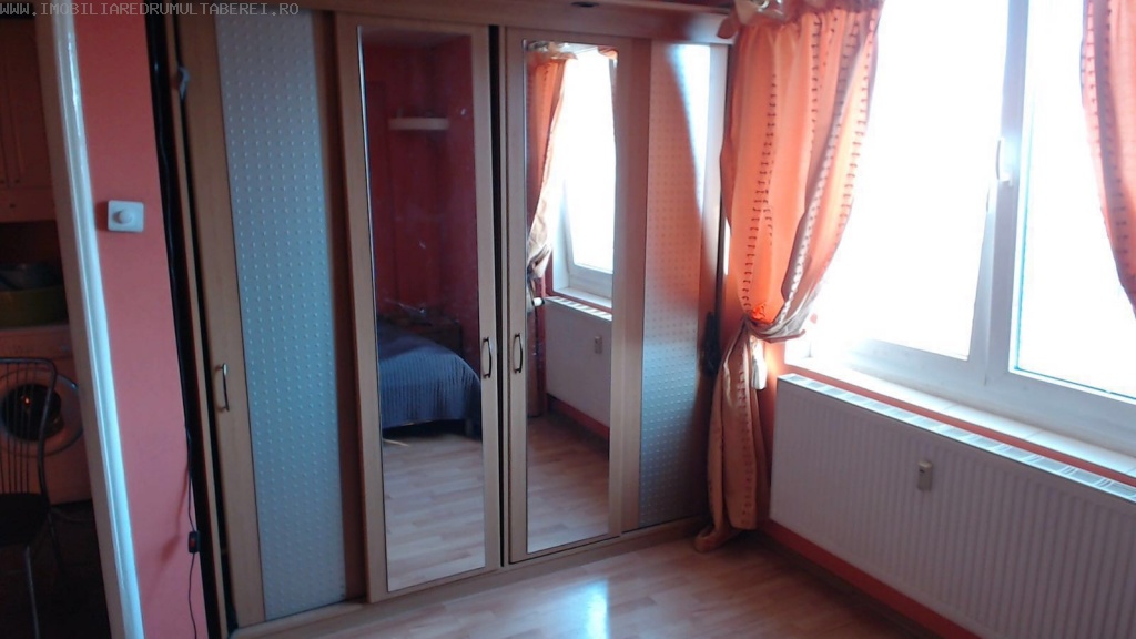 vanzare apartament 2 camere, Bucla, cf 1, etaj 7/10, cu imbunatatiri,      pret 62.000 EUR
