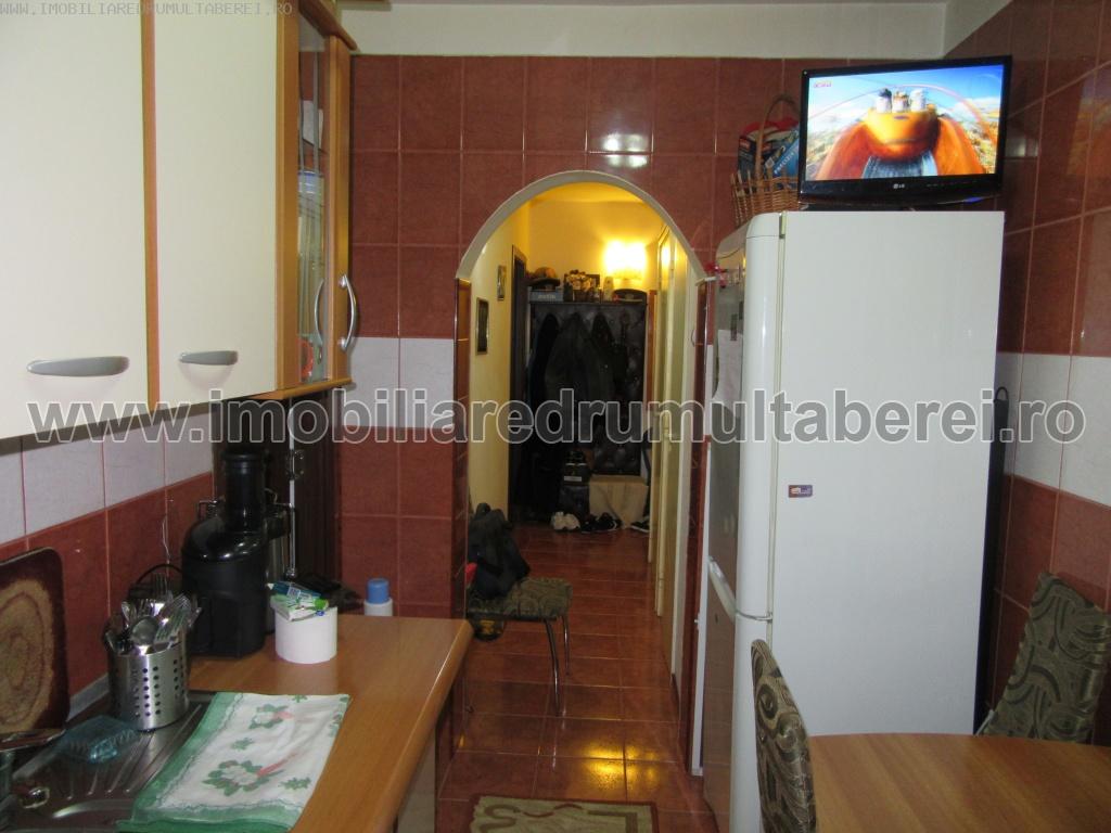 vanzare apartament 2 camere, Compozitorilor, cf 1, etaj 2/10, circular, renovat,         pret 62.000 EUR