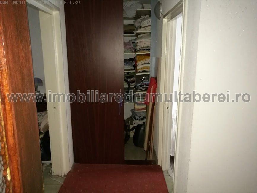 vanzare apartament 3 camere, Valea Ialomitei, cf 1, etaj 10/10, 2 balcoane,       pret 60.000 EUR