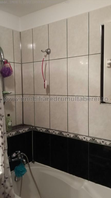 vanzare apartament 3 camere, Timisoara, Sibiu, cf 1, decomandat, etaj 3/10, cu imbunatatiri, bloc 1978,      pret 73.000 EUR
