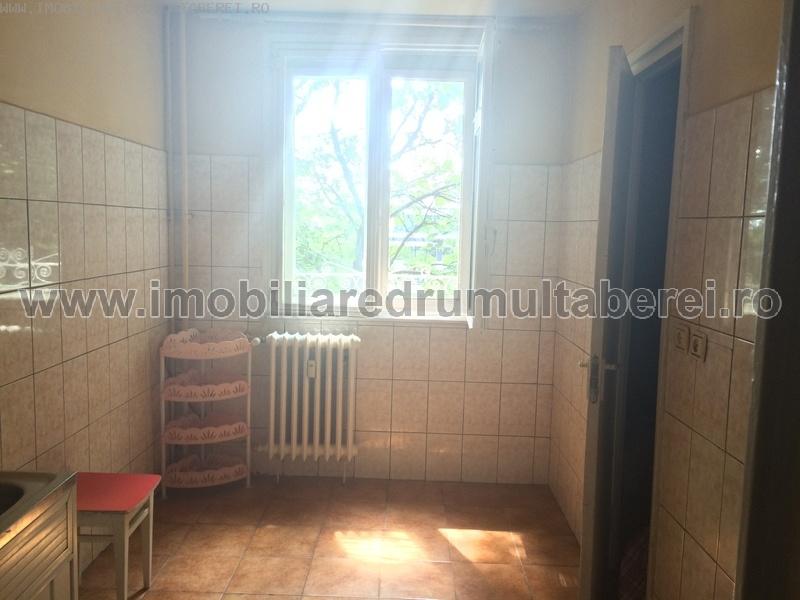 vanzare apartament 3 camere, Valea Oltului, cf 1, etaj 2/4, semidecomandat, liber,        pret 59.500 EUR