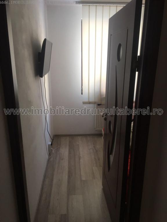 vanzare apartament 3 camere, Valea Argesului, cf 1, decomandat, parter/4, renovat, mobilat si utilat,       pret 62.000 EUR