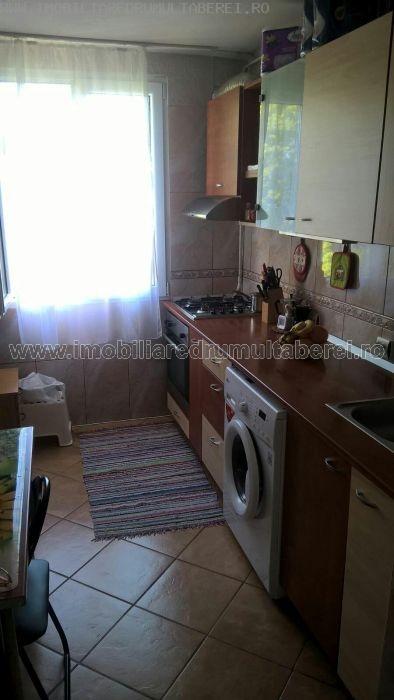 vanzare apartament 3 camere, Valea Ialomitei, cf 1, etaj 4/4, cu imbunatatiri,       pret 62.000 EUR
