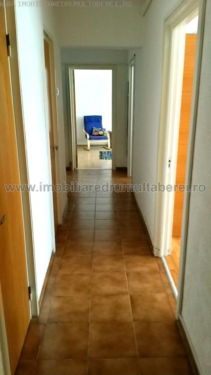 vanzare apartament 3 camere, Tricodava, Valea Calugareasca, cf 1, decomandat, etaj 10/10, cu imbunatatiri, 2 gr.sanitare,      pret 59.000 EUR