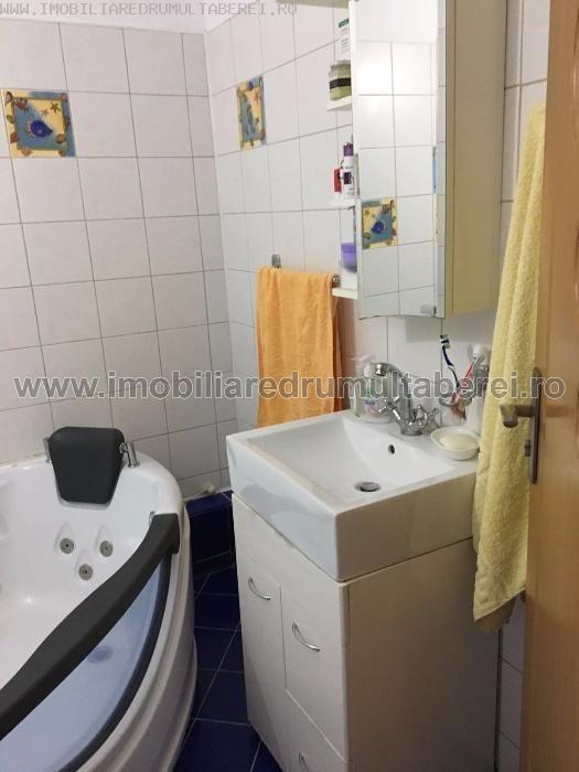 vanzare apartament 2 camere, 1 Mai, cf 1, decomandat, etaj 8/8, renovat, bloc 1982,       pret 56.000 EUR