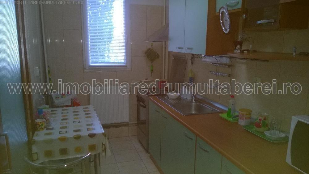 vanzare apartament 2 camere, Tricodava, Valea Calugareasca, cf 1, etaj 4/10, circular,      pret 58.000 EUR