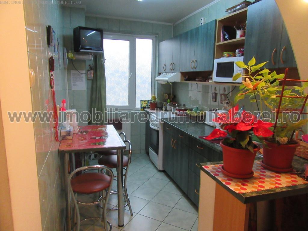 vanzare apartament 2 camere, Bucla, cf 1, etaj 9/10, semidecomandat,        pret 51.000 EUR