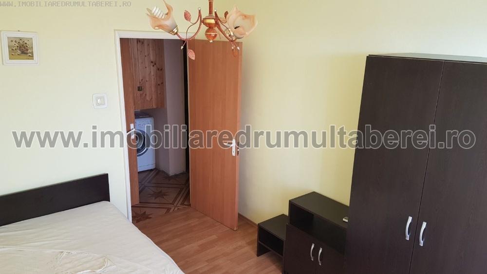 vanzare apartament 3 camere, Parc Moghioros, cf 1, decomandat, etaj 8/10, liber,         pret 66.000 EUR