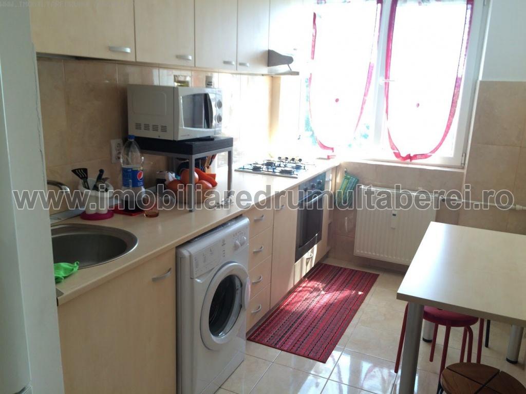 vanzare apartament 2 camere, Favorit, cf 1, etaj 7/8, semidecomandat, renovat,        pret 57.000 EUR