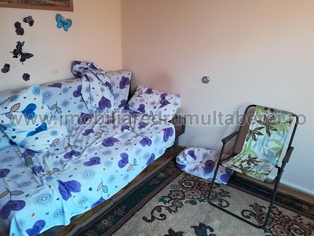 vanzare apartament 3 camere, Bucla, cf 1, decomandat, etaj 4/4, liber,         pret 61.500 EUR