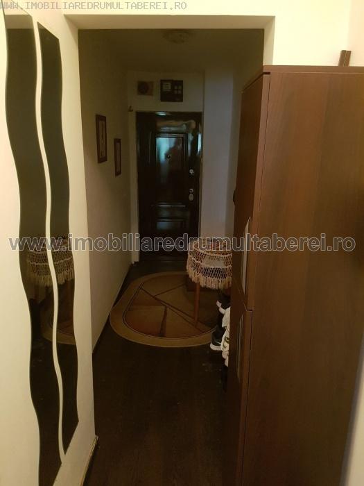 vanzare apartament 2 camere, Raul Doamnei, cf 1, etaj 2/10, circular, renovat, mobilat si utilat,       pret 59.000 EUR