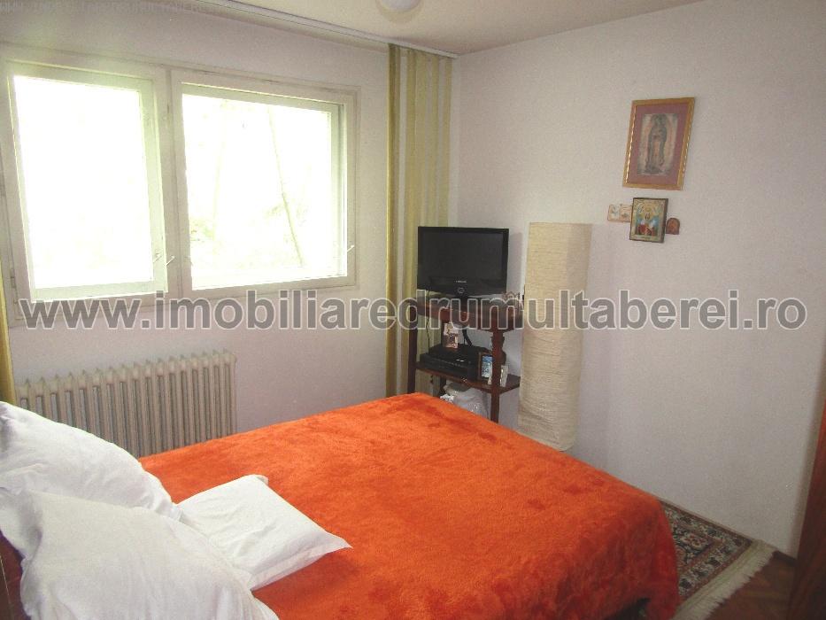 vanzare apartament 3 camere, Moghioros, cf 1, decomandat, etaj 1/4,        pret 75.000 EUR