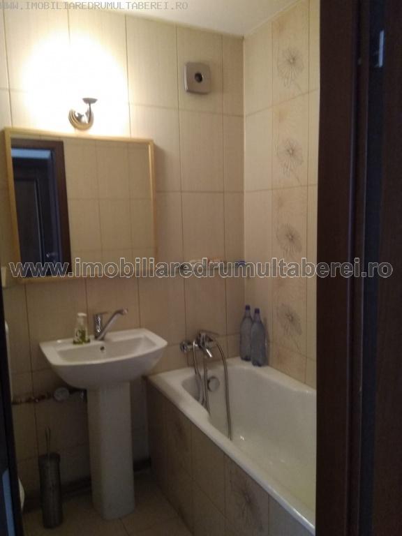 vanzare apartament 3 camere cu garaj, Valea Ialomitei, confort 1, etaj 2/4, liber,         pret 120.000 EUR