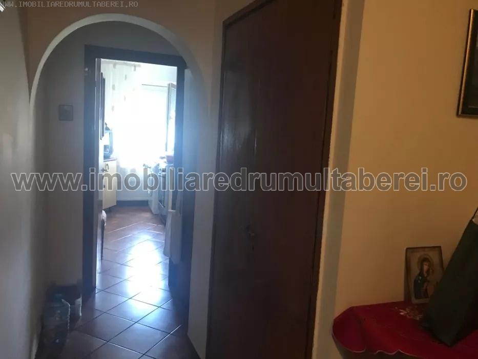 vanzare apartament 3 camere, Favorit, cf 1, etaj 8/10, circular,       pret 73.000 EUR