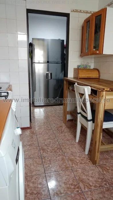 vanzare apartament 3 camere, Valea Ialomitei, cf 1, etaj 3/4, semidecomandat, cu imbunatatiri,         pret 62.000 EUR