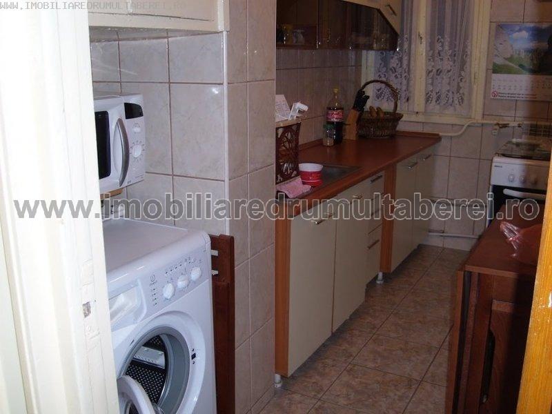 vanzare apartament 3 camere, Plaza, cf 1, etaj 10/10, circular,        pret 65.000 EUR