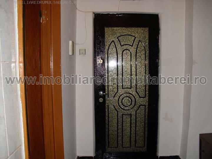 vanzare apartament 2 camere, Raul Doamnei, cf 1, parter/10, semidecomandat, liber,        pret 54.500 EUR