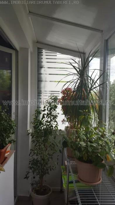 vanzare apartament 2 camere, Moghioros, cf 1, decomandat, etaj 4/4, cu imbunatatiri,       pret 56.000 EUR