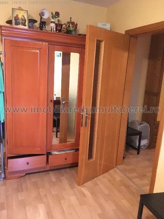 vanzare apartament 2 camere, 1 Mai, cf 1, decomandat, etaj 4/4, bloc 1978,       pret 61.000 EUR