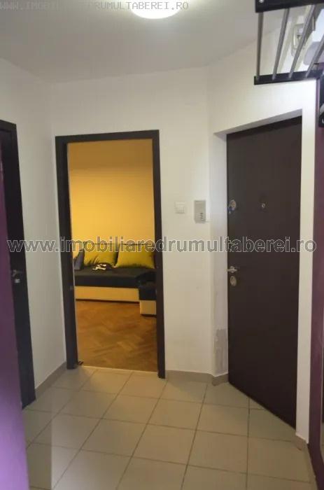vanzare apartament 3 camere, Valea Argesului, decomandat, etaj 6/10, renovat,          pret 60.000 EUR