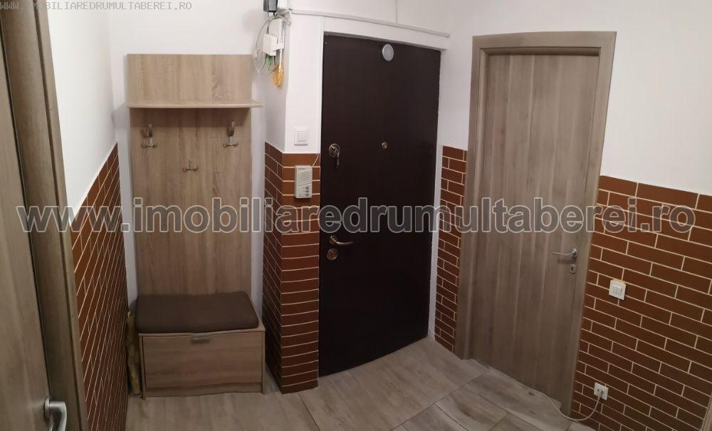 vanzare apartament 2 camere, Plaza, cf 1, decomandat, etaj 4/4, cu imbunatatiri,       pret 60.000 EUR