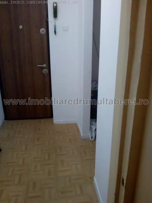 vanzare apartament 2 camere, Parc Moghioros, cf 1, etaj 3/4, semidecomandat,       pret 58.500 EUR