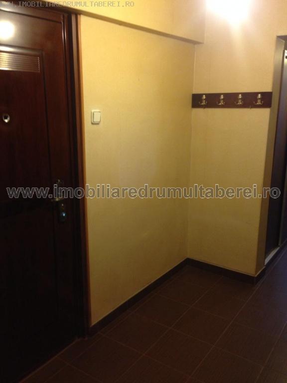 vanzare apartament 3 camere, Timisoara, Frigocom, cf 1, decomandat, etaj 9/10, cu imbunatatiri,    pret 65.000 EUR