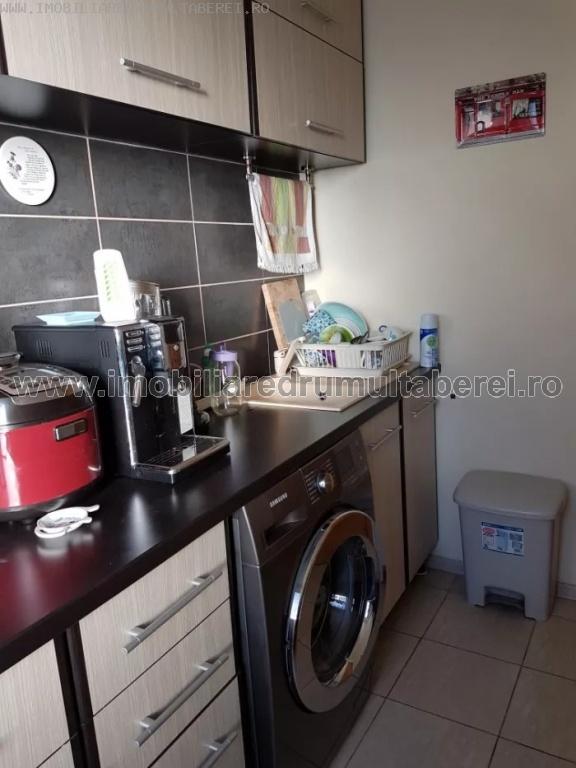 vanzare apartament 2 camere, Raul Doamnei, cf 1, etaj 2/10, semidecomandat, renovat,          pret 58.000 EUR