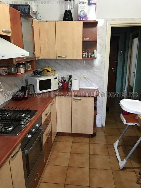 vanzare apartament 2 camere, Bucla, cf 1, etaj 1/10, semidecomandat, renovat, mobilat,       pret 65.000 EUR