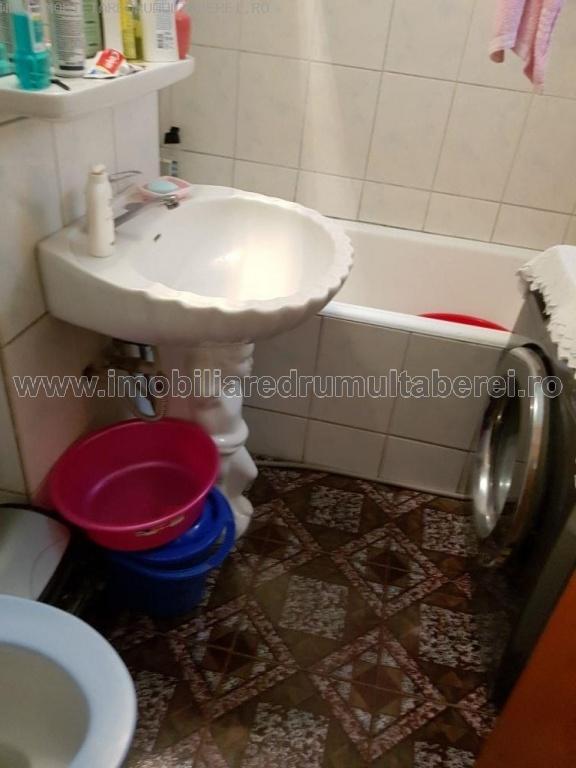 vanzare apartament 3 camere, Drumul Taberei 35, Lasermed, cf 1, decomandat, etaj 7/10, cu imbunatatiri,       pret 73.000 EUR