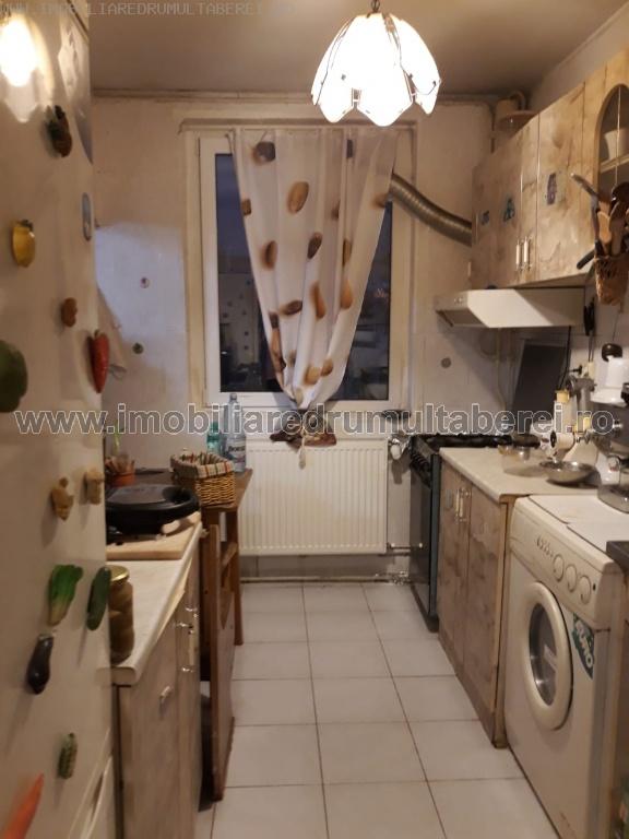vanzare apartament 3 camere, Bucla, cf 1, etaj 4/4, semidecomandat,          pret 62.000 EUR