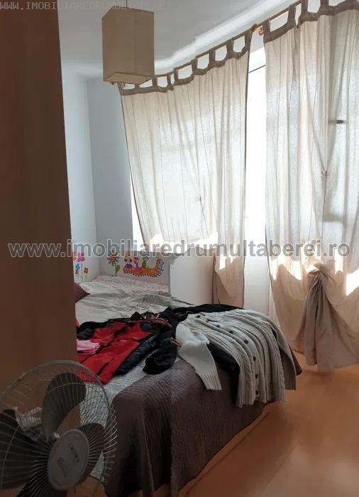 vanzare apartament 3 camere, Valea Argesului, cf 1, decomandat, etaj 8/10, cu imbunatatiri,        pret 85.000 EUR