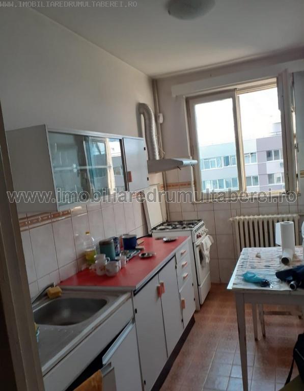 vanzare apartament 3 camere, AFI Cotroceni, Sibiu, cf 1, etaj 8/10, circular, liber,            pret 80.000 EUR