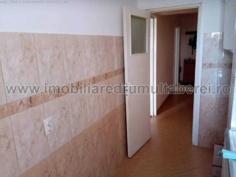 vanzare apartament 3 camere, Compozitorilor, cf 1, etaj 6/10, circular, liber,           pret 65.000 EUR