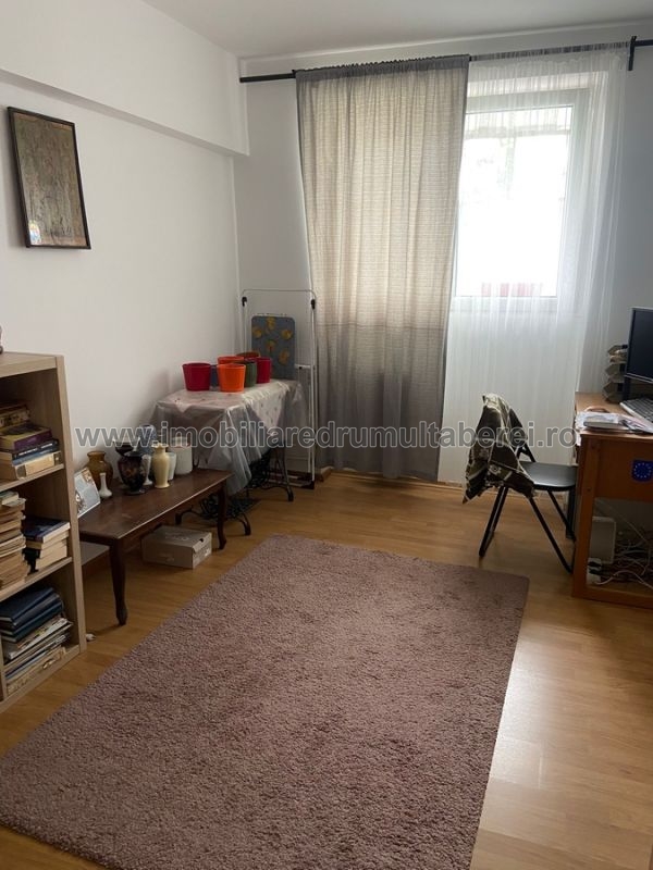 vanzare apartament 3 camere, Prelungirea Ghencea, Metrou Raul Doamnei, cf 1, decomandat, etaj 2/10, liber,          pret 110.000 EUR